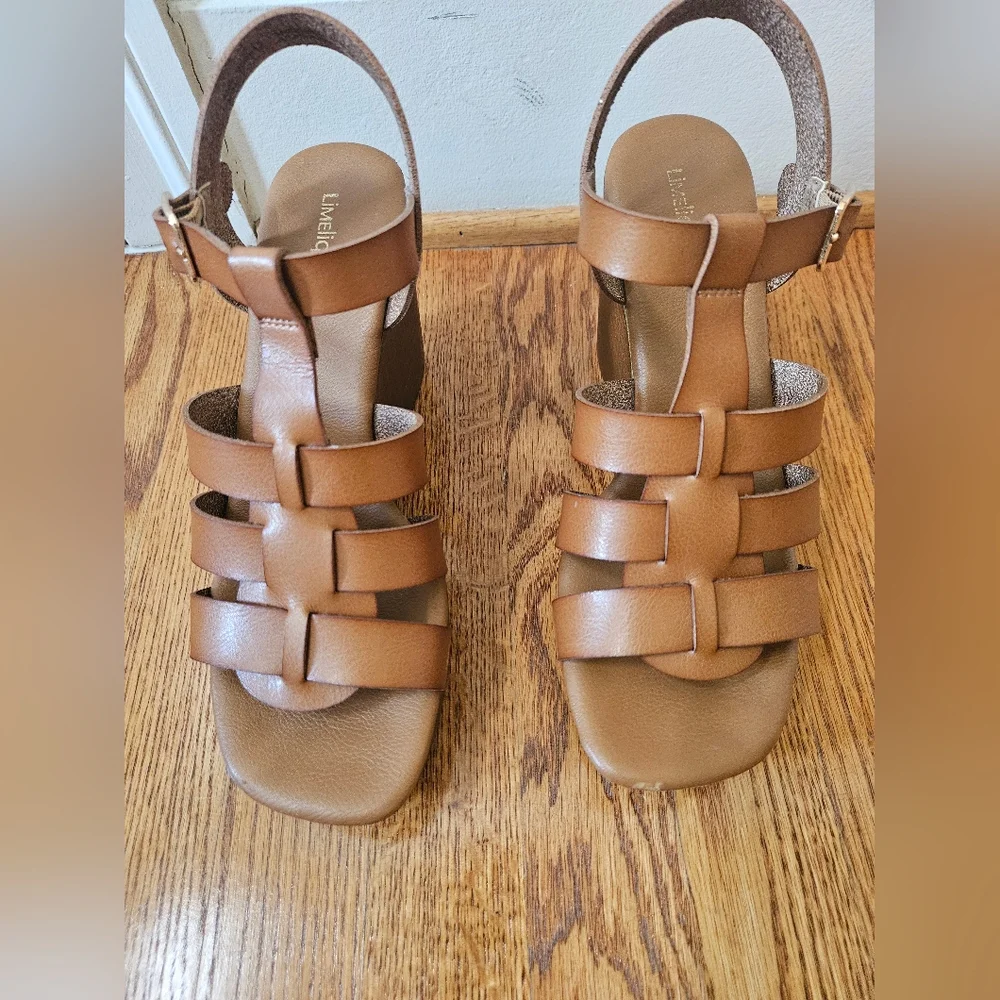 NWOT Limelight Slingback Wedge Platform Clogs Sandals in brown/Natural tan